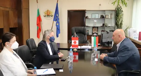 Станев пред посланика на Канада: Трябва да се подобри комуникацията с &bdquo;Линамар&ldquo;