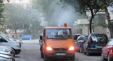 Фирмата за борба с комарите: Нормално е след пръскане да са по-агресивни, все пак ние ги нападаме