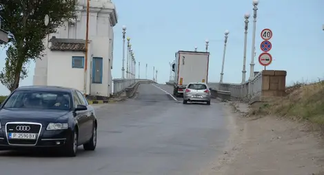 Петицията за падане на таксата на Дунав мост забуксува