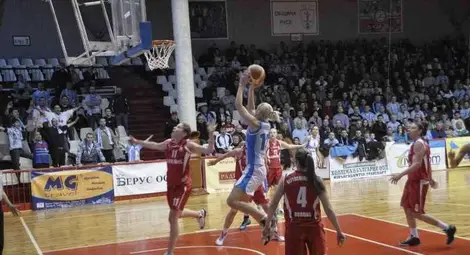 Боят за първа &bdquo;домашна&ldquo; държавна титла на &bdquo;Дунав 8806&ldquo; настава днес