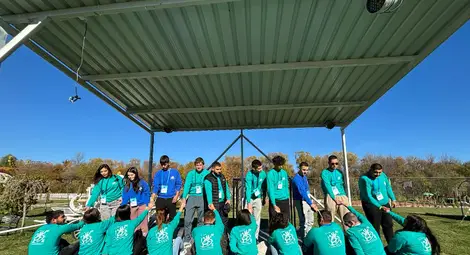 Демокрация в действие тренираха в реалистични симулации 60 участници в младежки проект