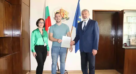 Четвъртокурсник от УНСС успешно приключи стажа си в Областна администрация &ndash; Русе