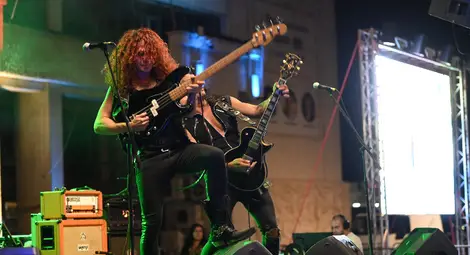 Хард рок, огнено шоу и моторен рев взривиха публиката на &bdquo;Green Rock Fest&ldquo;,  Джони Джоели пя в дует с 11-годишната русенка Дария Стефанова