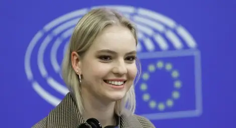 Дъщерята на Навални получи наградата "Сахаров" от негово име Дъщерята на Навални получи наградата "Сахаров" от негово име