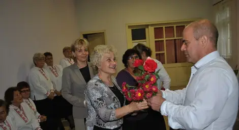 Пенсионерският клуб в Червена вода празнува юбилей