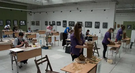 16 млади керамици си оспорваха титлата на най-добрия във ваятелското изкуство