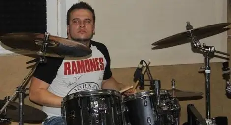 Синовете на Любо Собаджиев и Тодор Колев направиха метъл група