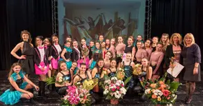 Спектакъл на балет „Импулс“ изпрати седем абитуриентки