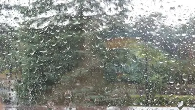 Буря наводни паркинга на Спешна помощ в Русе