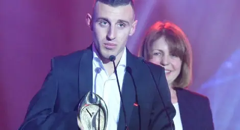 Християн Стоянов с наградата за параолимпиец номер 1