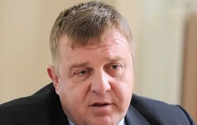Каракачанов: Един ден наборната служба ще бъде възстановена