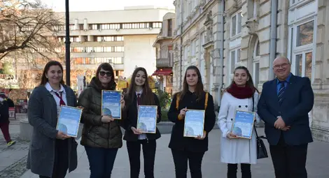 BIOHUNTING - засаждане на семена с ловни патрони, е големият победител в конкурса &bdquo;Младежи с екомисия&ldquo; в Русе