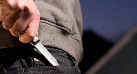 Смела продавачка в нонстоп  изгони маскиран обирджия с нож