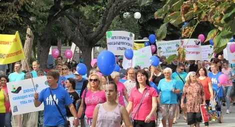 Свещеници от три църкви се включиха в Похода на семейството в Русе