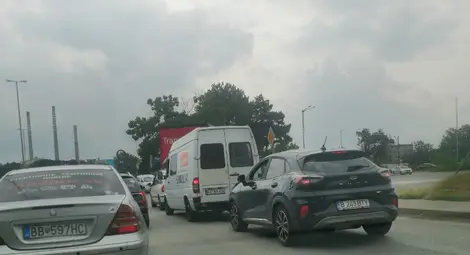Работещ в индустриална зона &bdquo;Тегра&ldquo;: Пътуването е ужасно, 40 минути стоях в задръстване