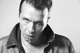 Малкият Близнак от &bdquo;Под прикритие&ldquo; започва от Русе благотворително турне