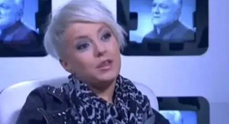 Поли Генова: Баба и дядо не ми говорят, като прочетат нещо за мен