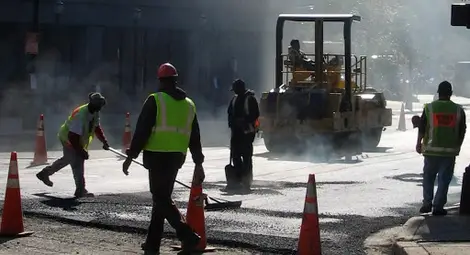 330 тона асфалт глътнал ремонтът на улици и тротоари през май