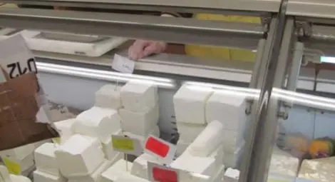 Палмовото масло води с 5:1 на млякото при сиренето и кашкавала