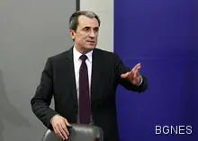 Орешарски отговори задочно на Борисов: Не съм ходил при Цветан Василев