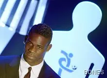 Балотели се забърка в нов тежък скандал с тв водещ в нощен клуб