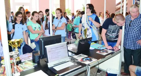 Изложението на средните училища - компасът, който помага при избора Изложението на средните училища - компасът, който помага при избора