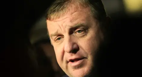 Каракачанов за китайската станция: Няма реална опасност