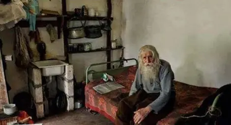 99-годишният Дядо Добри дарил 80 000 лв. с пенсия от 160 лева