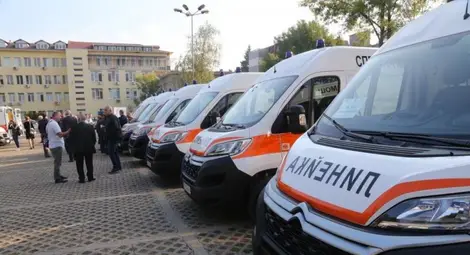 Мъж на 33 г. с коронавирус почина в дома си в София, докато чака линейка