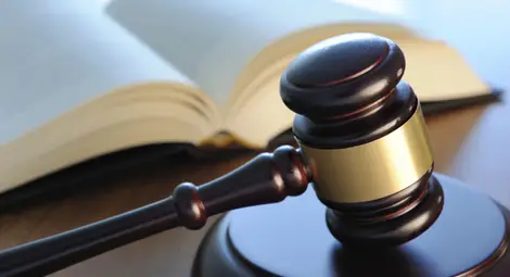 Условна присъда за жена, прала пари от трафик на жени