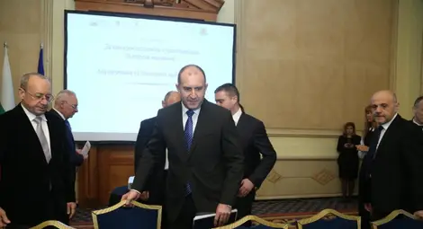 Румен Радев: Трябват подходящи условия за инвеститорите