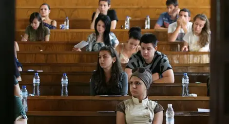 Седем дати за предварителни изпити обяви университетът Седем дати за предварителни изпити обяви университетът