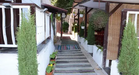 &bdquo;6 без 10 посреща с изцяло обновен стил, голяма лятна градина и музика на живо