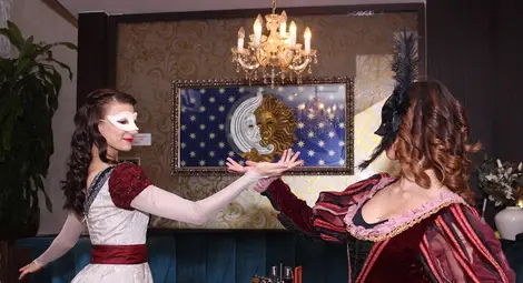 Италиански шлагери и маскирани лица  откриха венецианските празници в Русе