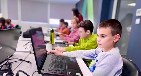 Приемът за безплатните ИТ обучения за ученици в Русе се удължава до 15. октомври