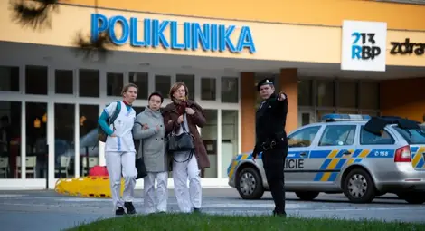 Шестима убити при стрелба в болница в Чехия