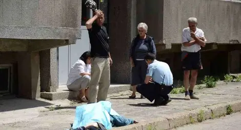 Болен старец се самоуби със скок от шестия етаж