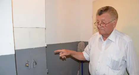 Подмяна на тръби вкъщи се оказа строеж, който трябва да се събори