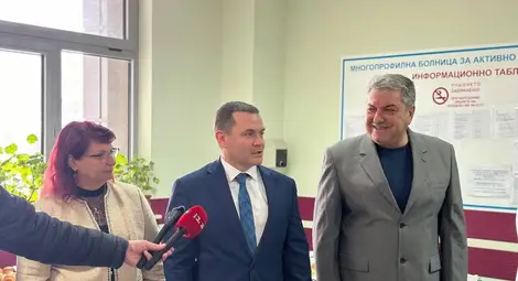 Русе отбеляза Бабинден с ритуал и благодарност към медицинските специалисти Русе отбеляза Бабинден с ритуал и благодарност към медицинските специалисти