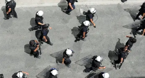 Удължават извънредното положение в Турция Удължават извънредното положение в Турция