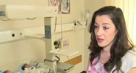 Спасени! Лекари се пребориха за родилка и двете й бебета Спасени! Лекари се пребориха за родилка и двете й бебета