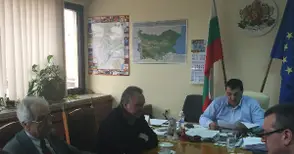 Алея на славата ще разказва  историята във Военния клуб