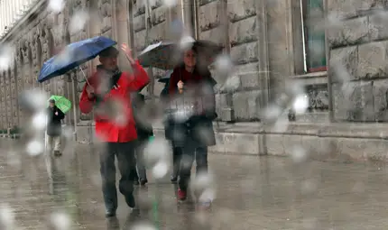 Жълт код в 8 области заради обилни валежи