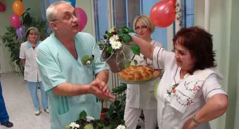 Празнуваме Бабинден Празнуваме Бабинден