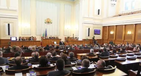 Депутатите решиха: Няма да връщат данъците на най-бедните