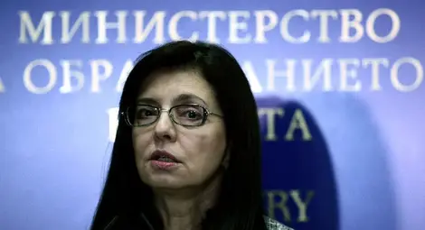 Кунева: Няма да допусна нито едно дете без учебник на 15 септември Кунева: Няма да допусна нито едно дете без учебник на 15 септември