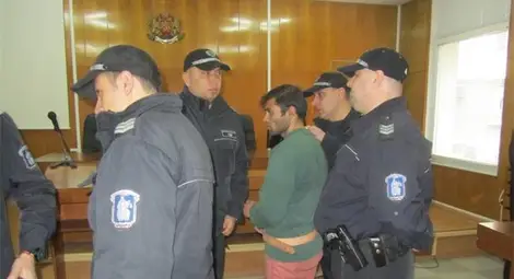 Килърът на Вероника Зико към журналисти: Приличам ли ви на убиец? /галерия/