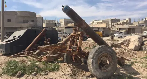 Въздушните атаки върху сирийския Идлиб продължават