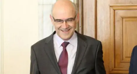 КЕВР вдигна тока за бизнеса, въпреки протестите