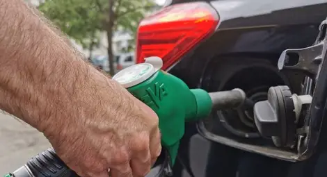 Наши шофьори зареждат евтин бензин в Турция